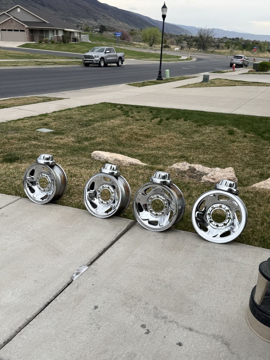 Dodge Ram 2500 OEM wheels