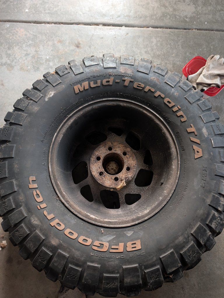 BFGoodrich Mud-Terrain T/A KM2 Tires 32x11.50R15LT
