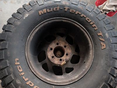 BFGoodrich Mud-Terrain T/A KM2 Tires 32x11.50R15LT