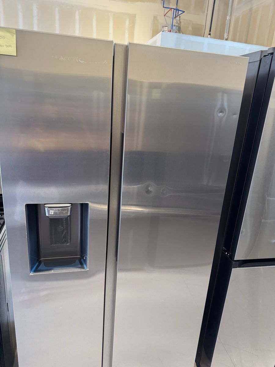 New Samsung 22CuFt Side by Side Refrigerator- Counter Depth