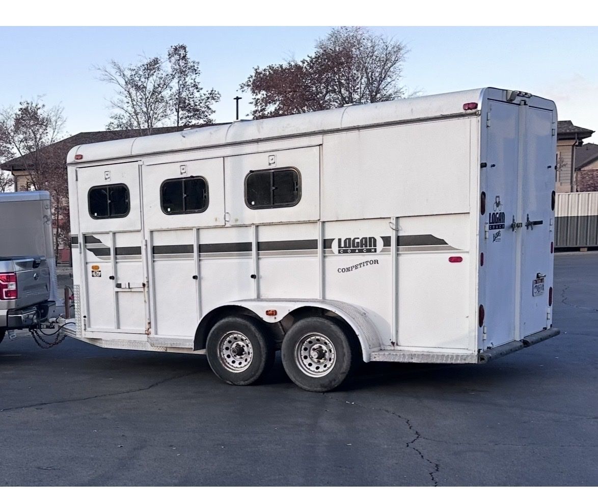 Logan 3 horse trailer