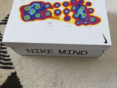 Nike Mind 002