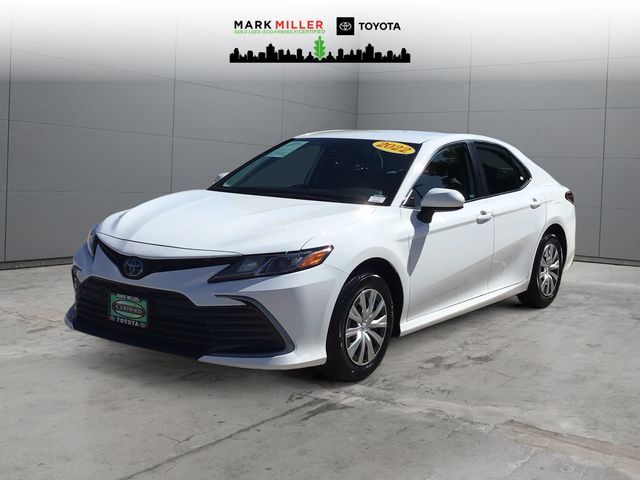 2022 Toyota Camry Hybrid LE