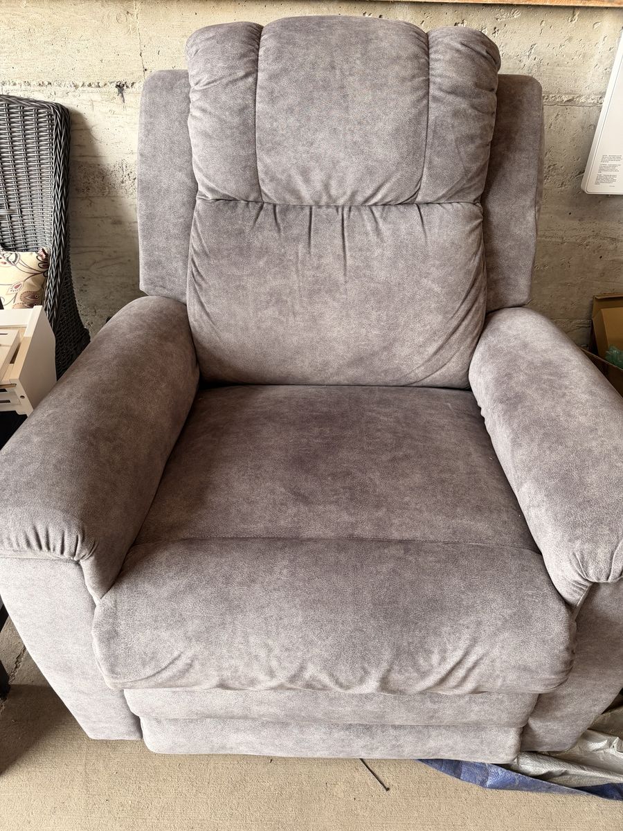 Lazy boy power lift recliner