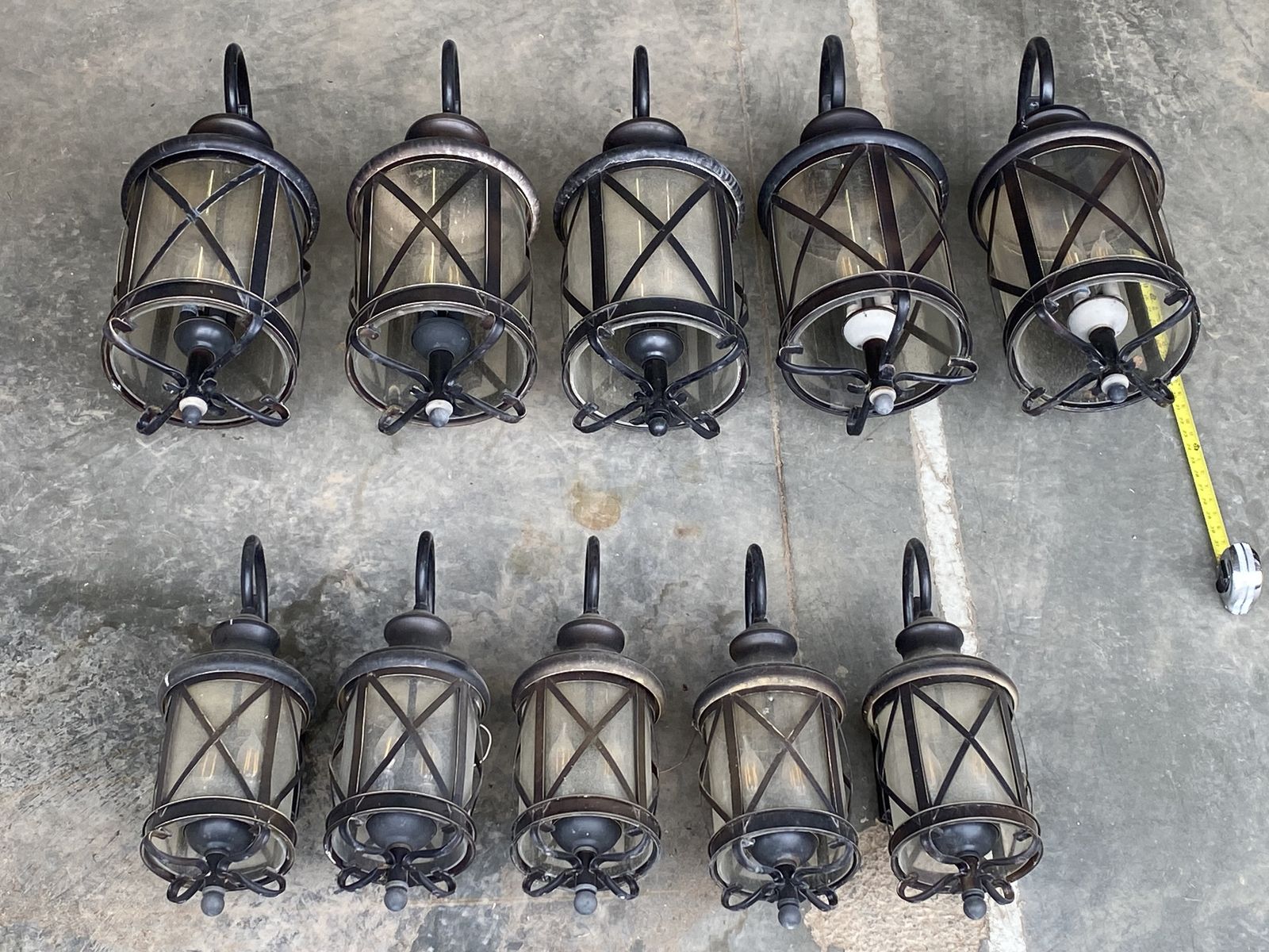 Carriage Lantern Style Exterior Lights