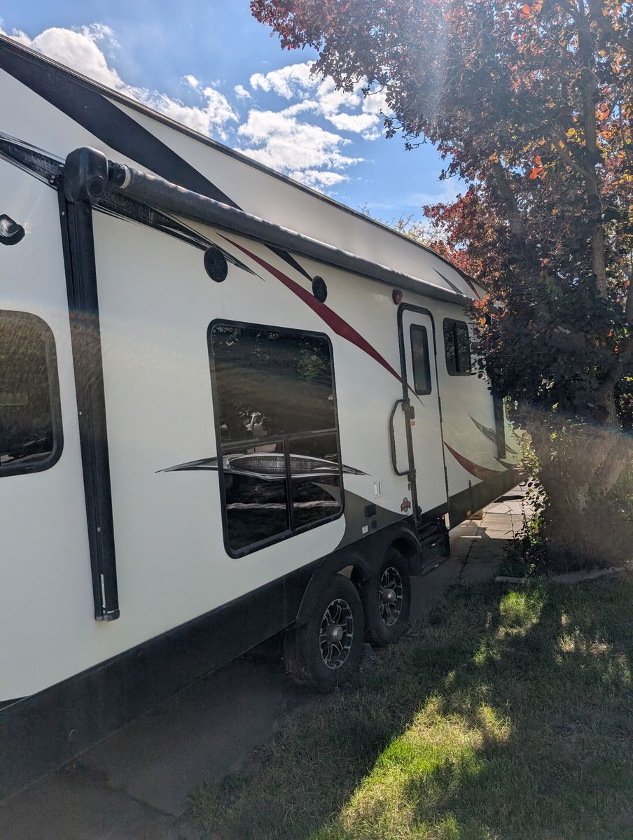 2016 Stryker Toy Hauler series ( M-2912- 34')