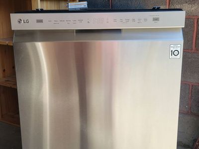 LG Stainless Steel Dishwasher – LDF5545ST (QuadWash) – $100 – Pickup Only