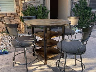 Game/dining table