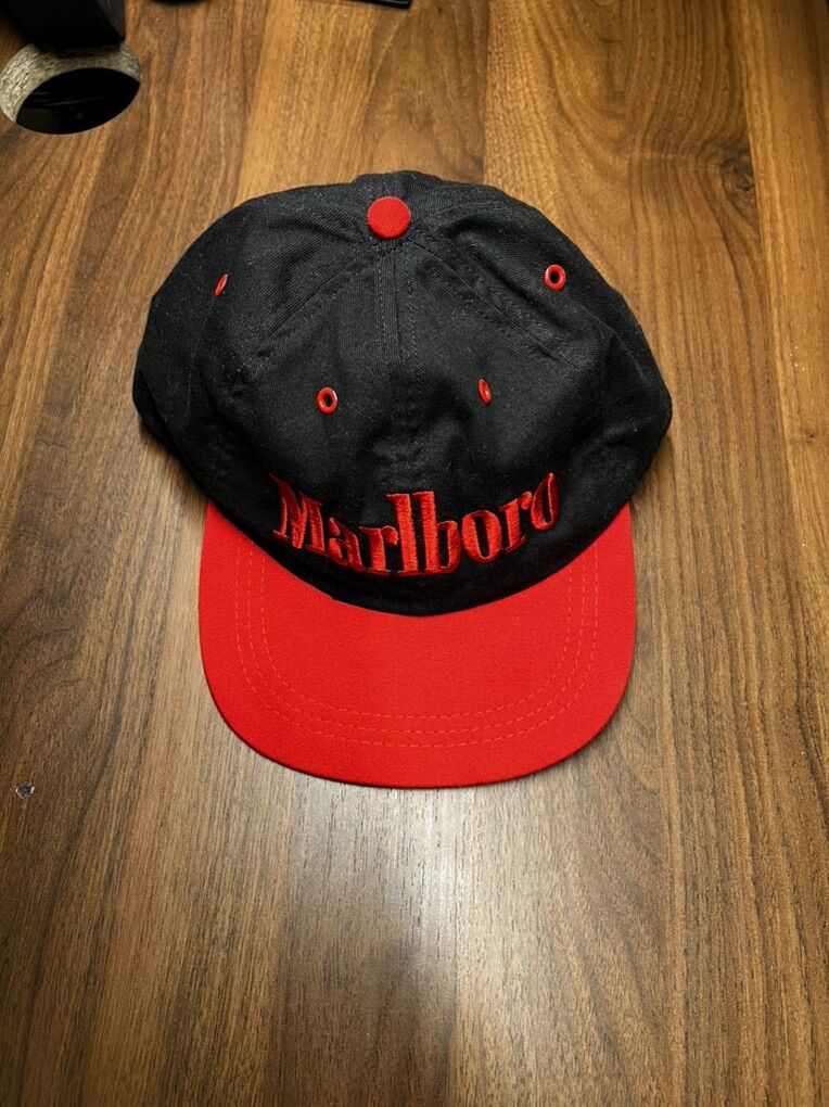 Marlboro Vintage Snapback Hat Black/Red