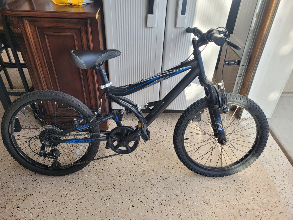 20" Hyper Shocker Mountain Bike