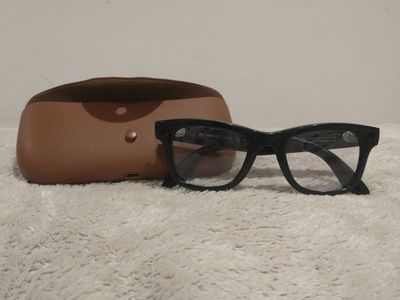 Ray-Ban Meta Wayfarer Smart Glasses Black Frame with Charging Case