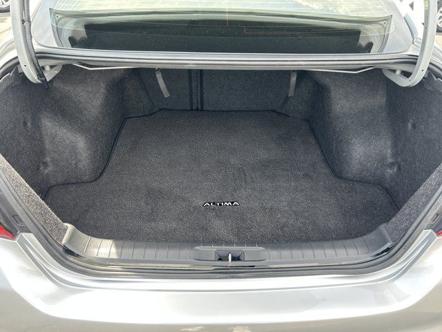 Main image 9