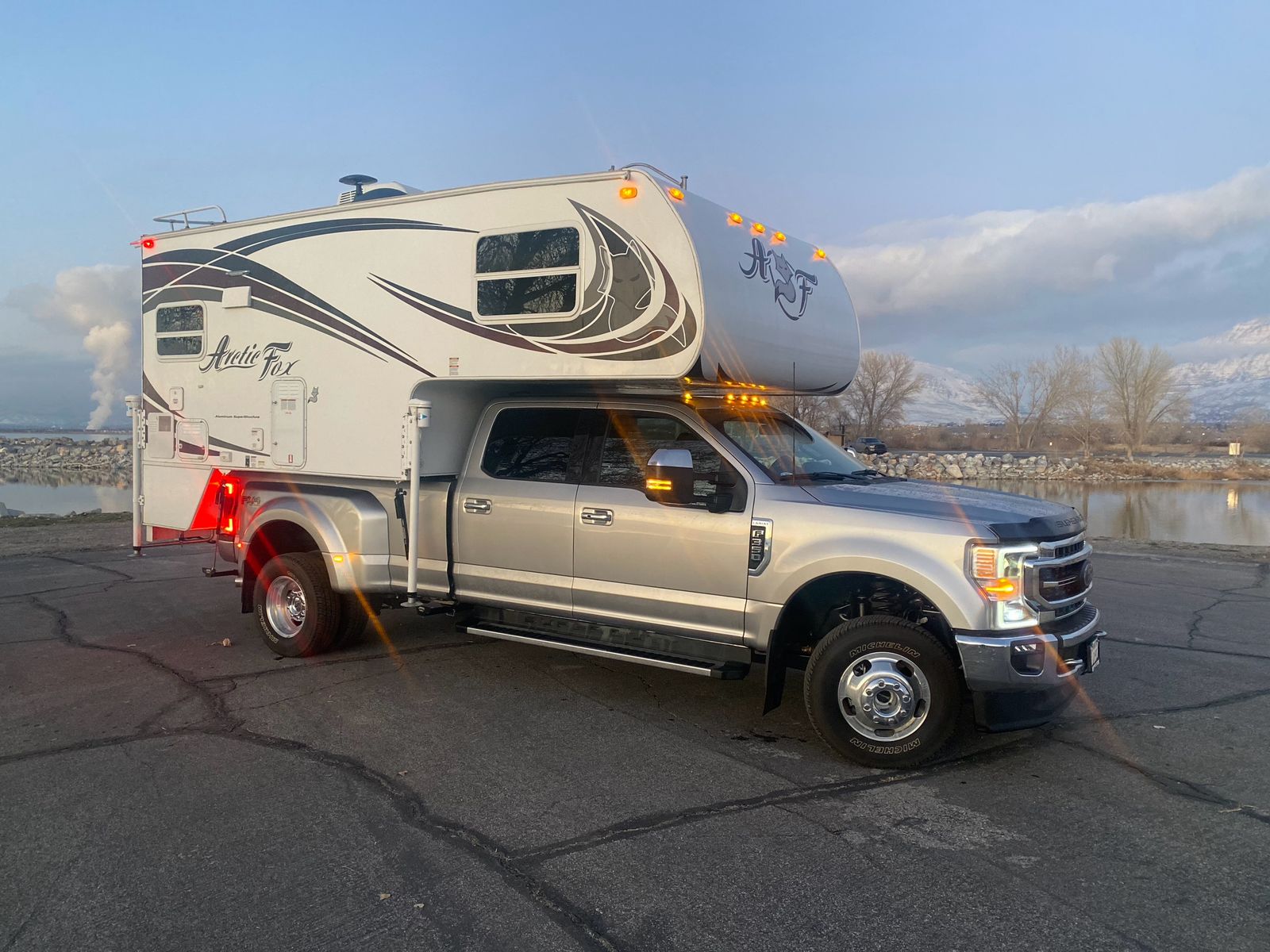 2019 Arctic Fox 992 