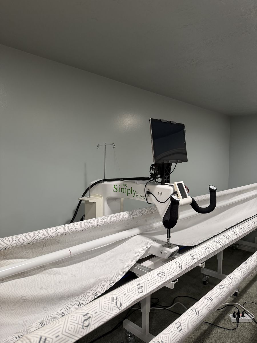 Handi Quilter longarm with Pro-Stitcher