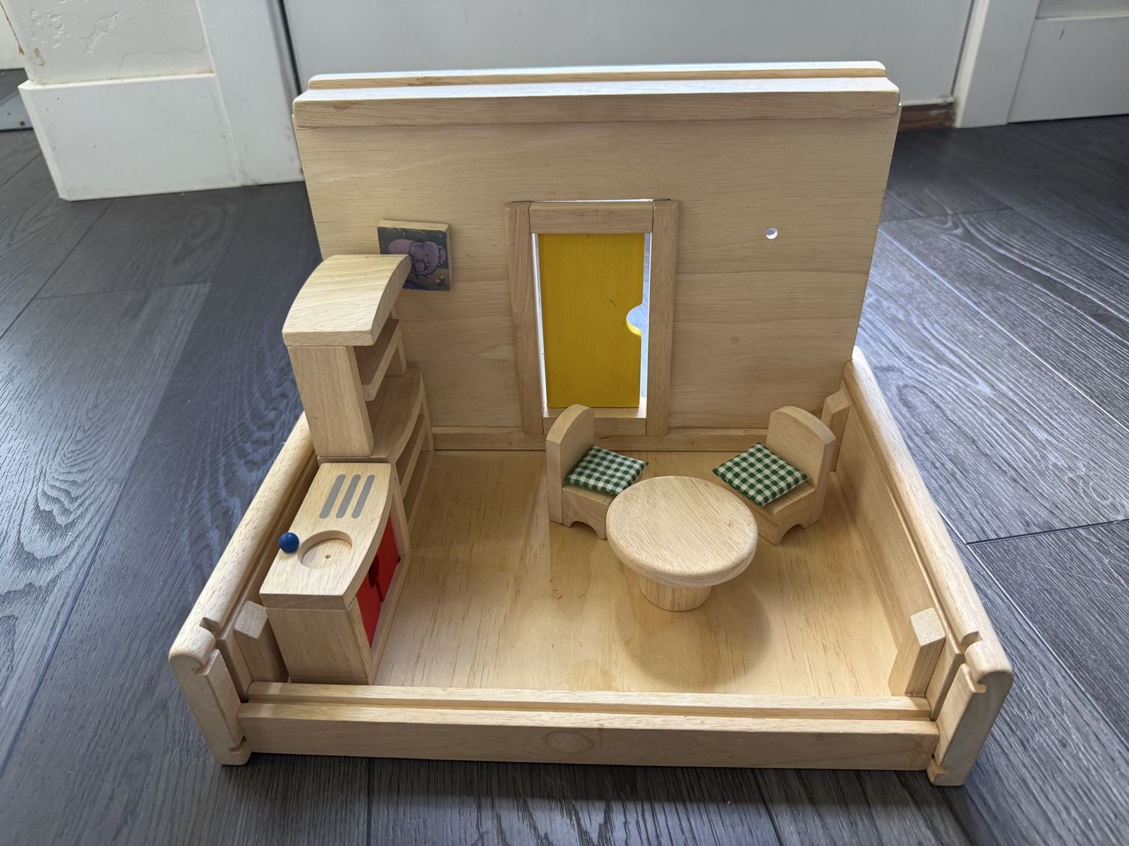 Main image 7