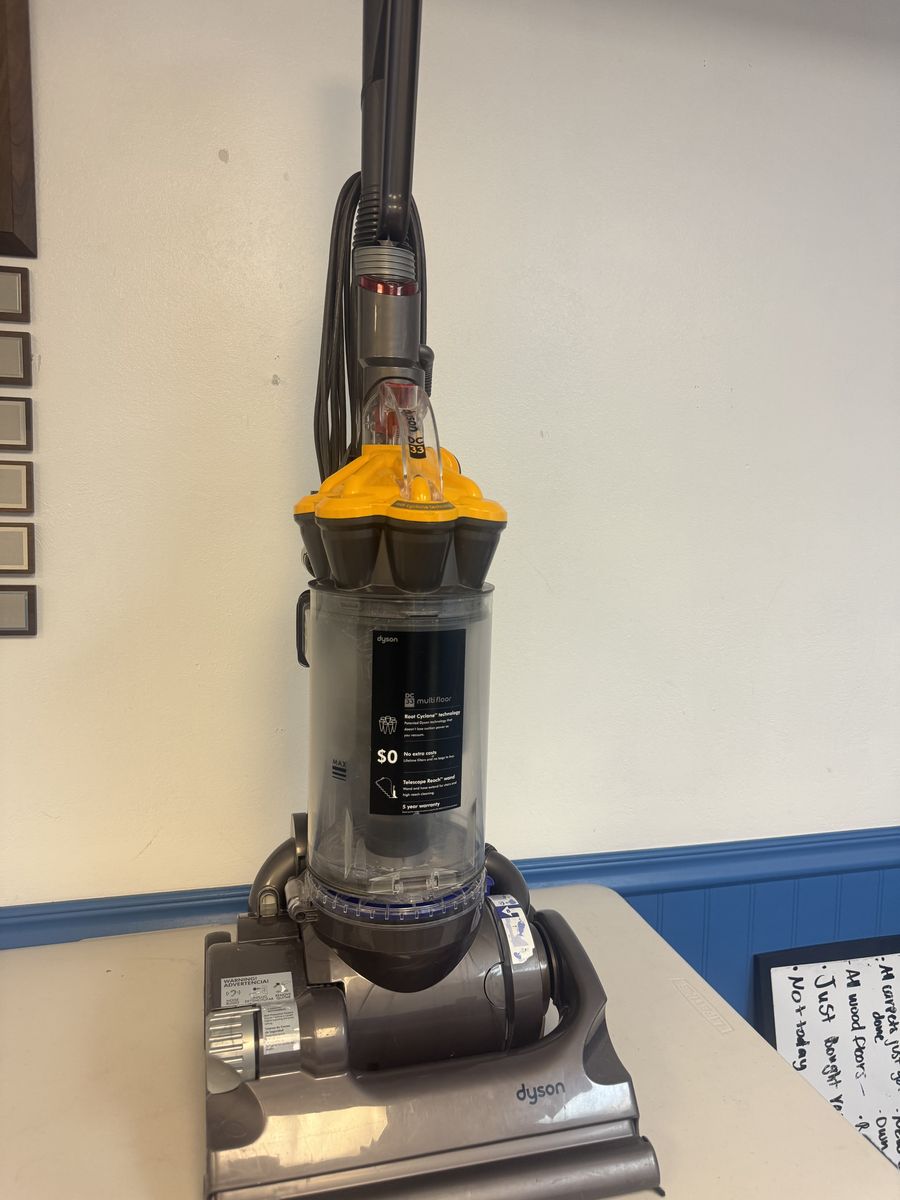 Dyson DC33 Vacuum