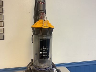 Dyson DC33 Vacuum