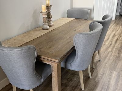 Dining Room Table and Chairs