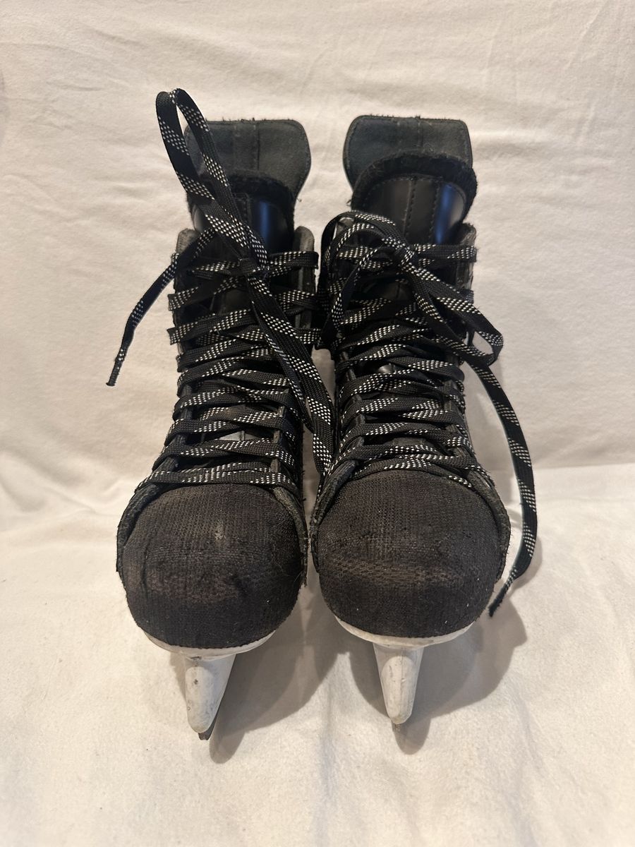 Bauer impact 75 youth size 3 black hockey skates with Tuik blades