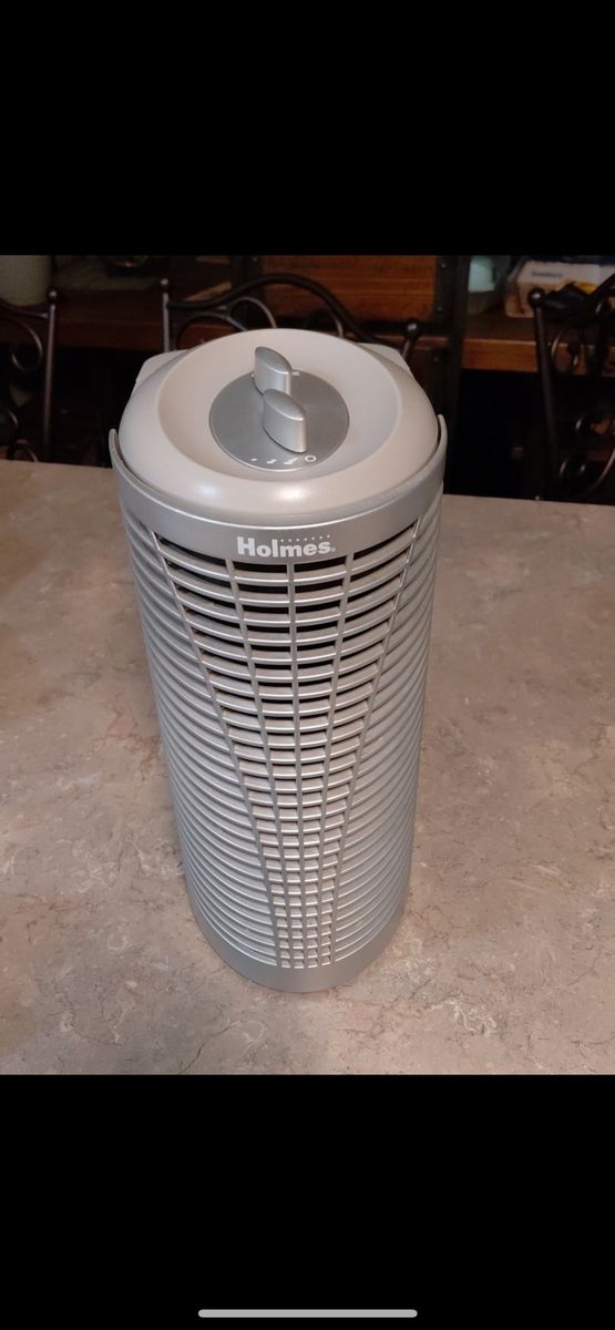Mini Holmes HEPA air purifier HAP412