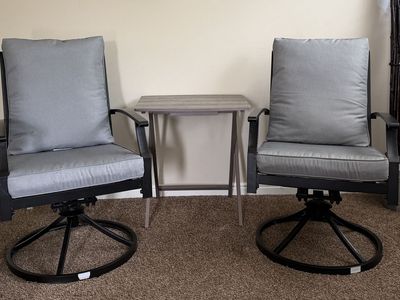 Patio chairs, swivel
