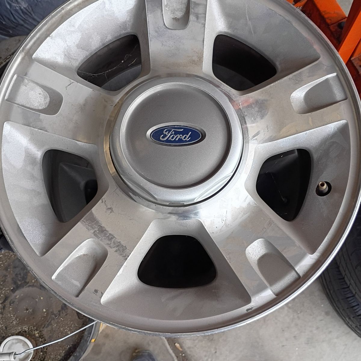 Ford 16"x7" Aluminum Wheels
