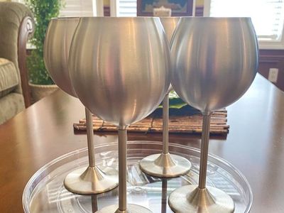 Beautiful 18 oz Stainless Wine & Champagne Glasses/Goblets - Helps Keep The Chill in Your Glass - C PIX