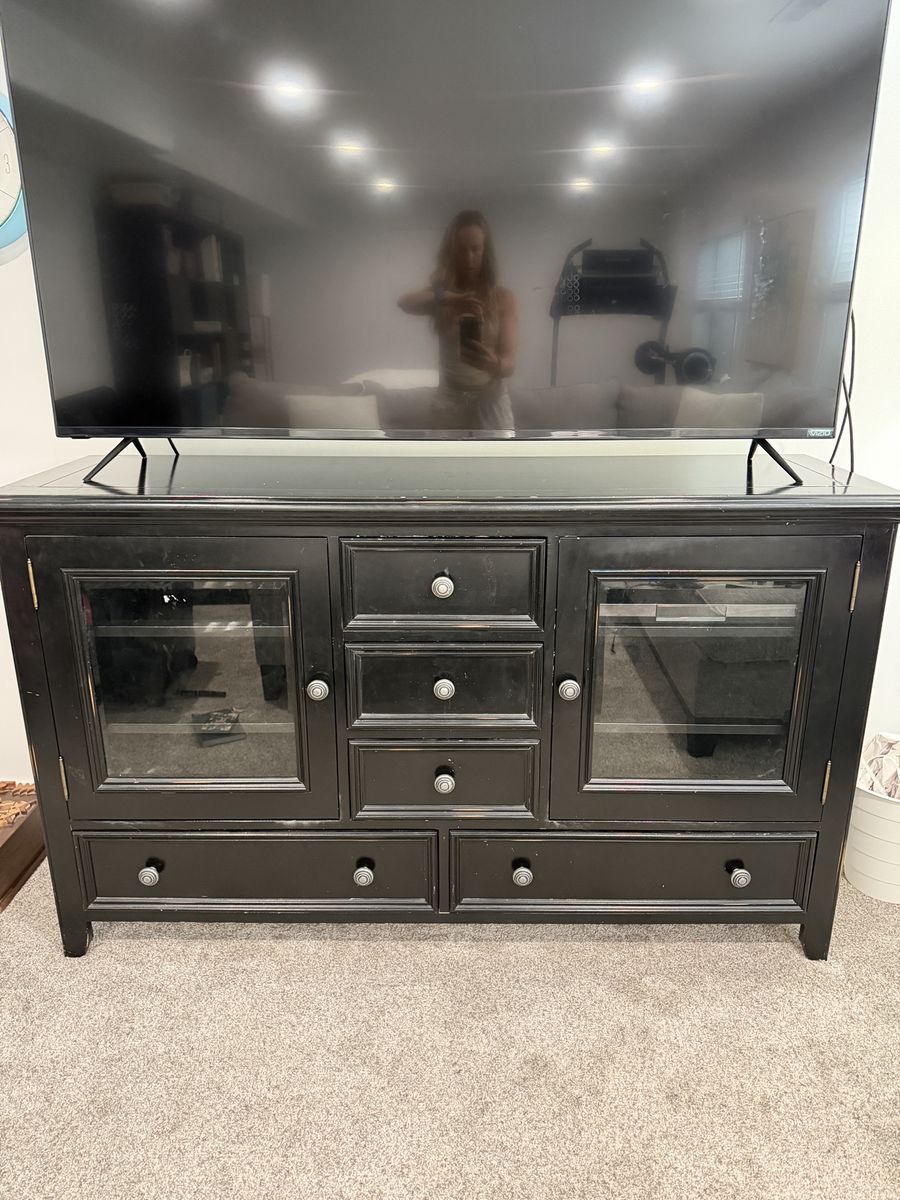 Quality Classic TV Entertainment Center