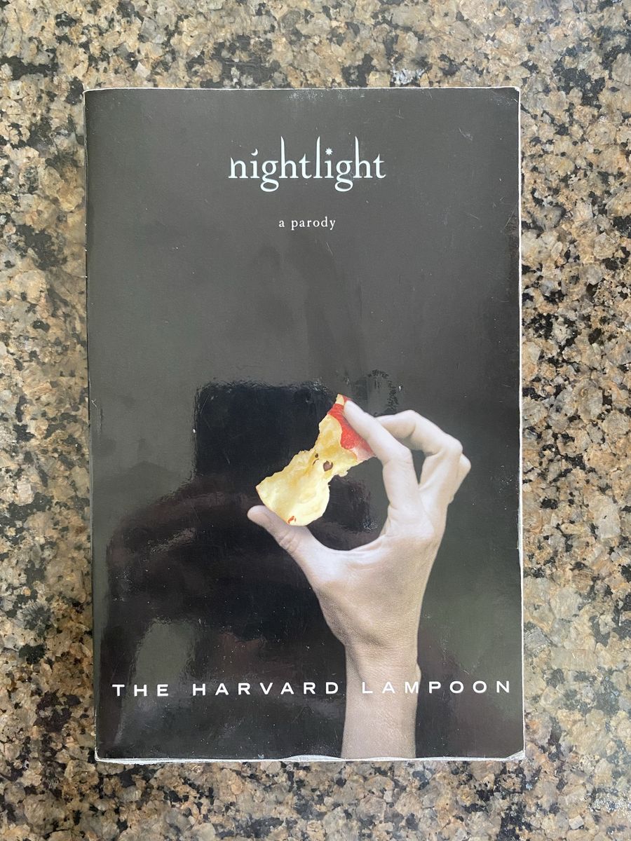 Nightlight: A Parody by The Harvard Lampoon (2009) Paperback
