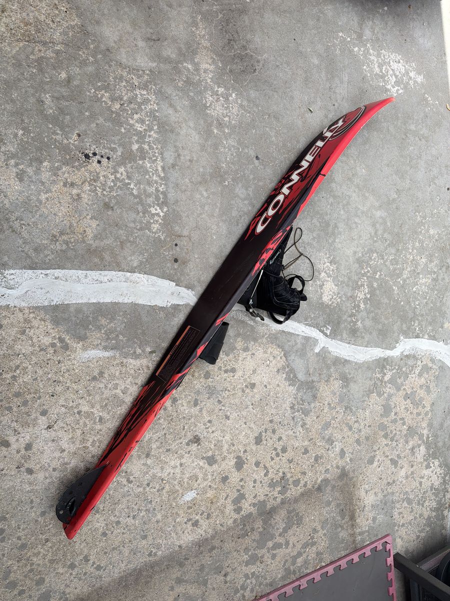 Connolly competition Water Ski with hinge boot binding