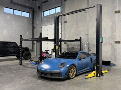 2Post & 4Post Lifts For Shops/Garages