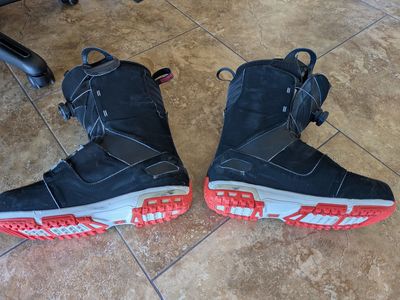 Salomon Dialogue snowboard boots (size 10.5)