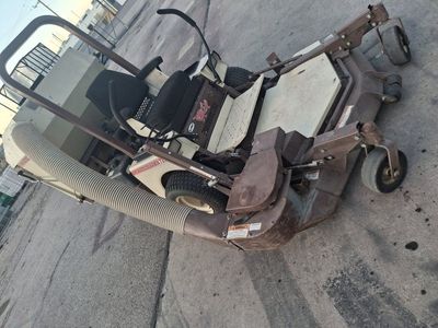 Grasshopper zero turn lawn mower