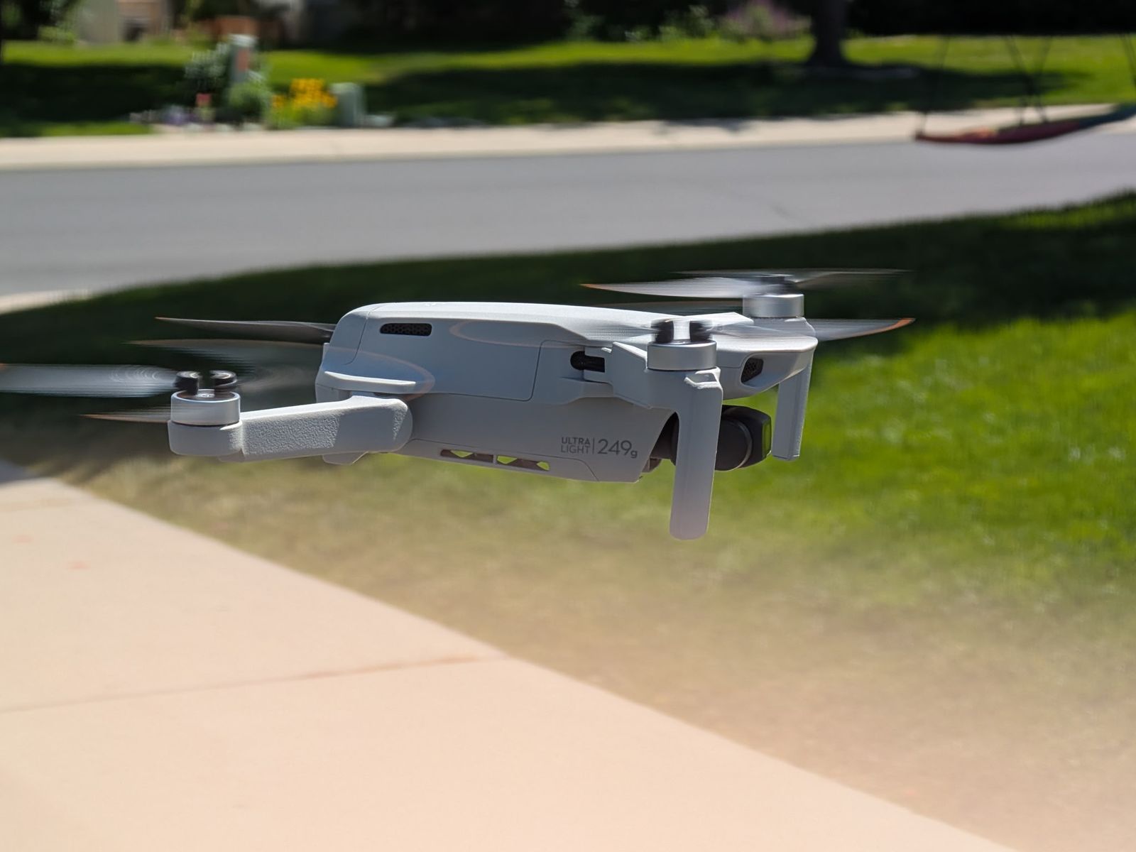 DJI mini 2 SE Drone, Controller, Cables, and Bag