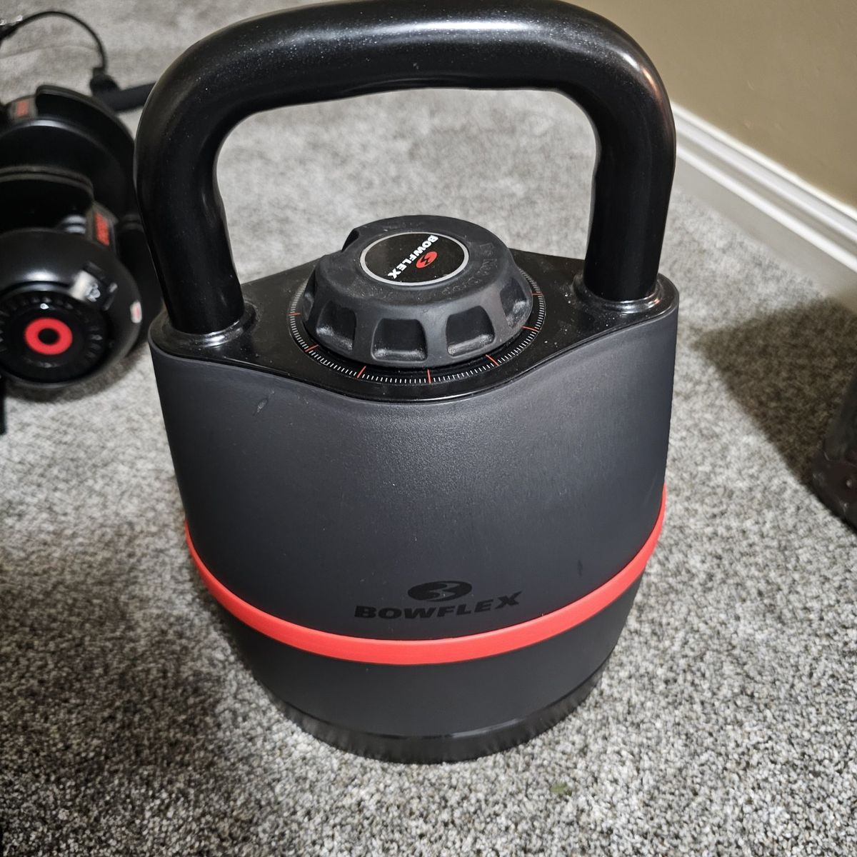 Bowflex SelectTech 840 Adjustable Kettlebell - Space-Saving Design, Versatile Weight Training