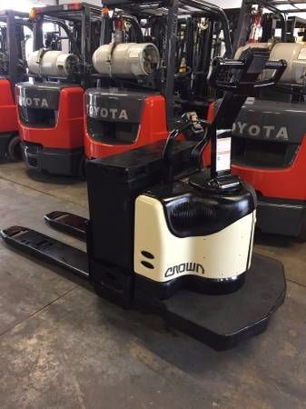 Nice Crown Electric Walkie/Rider Pallet Jack