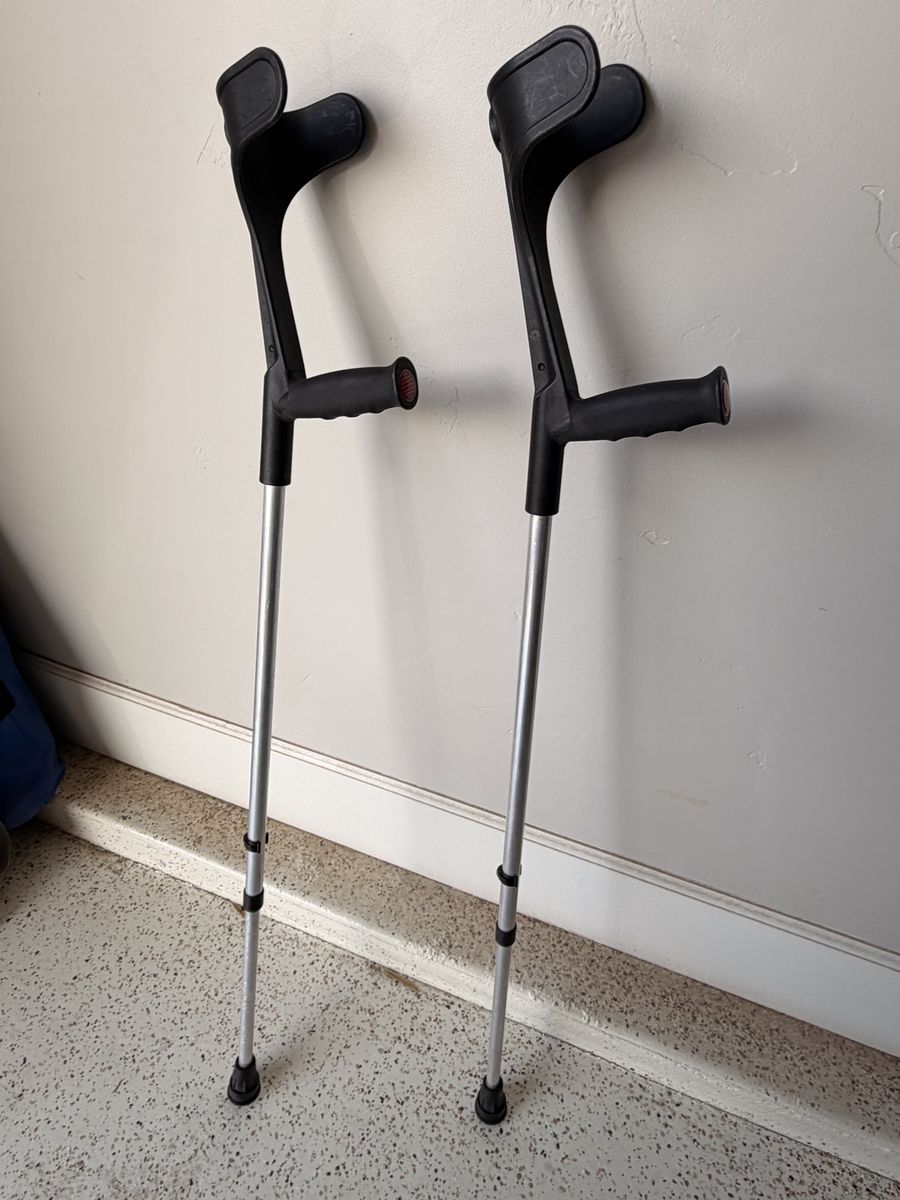 Forearm Crutches