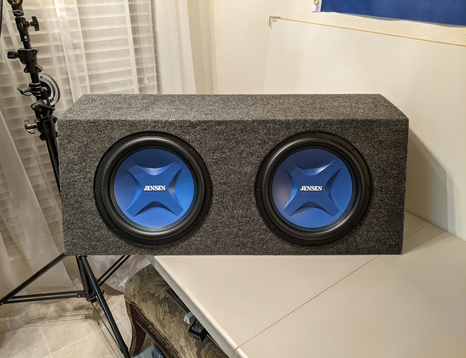 12" jensen dual 1200 watt slanted face subwoofer box