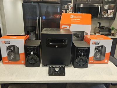 JBL 305p MKII 3 Powered Monitors and sub Ready2Run