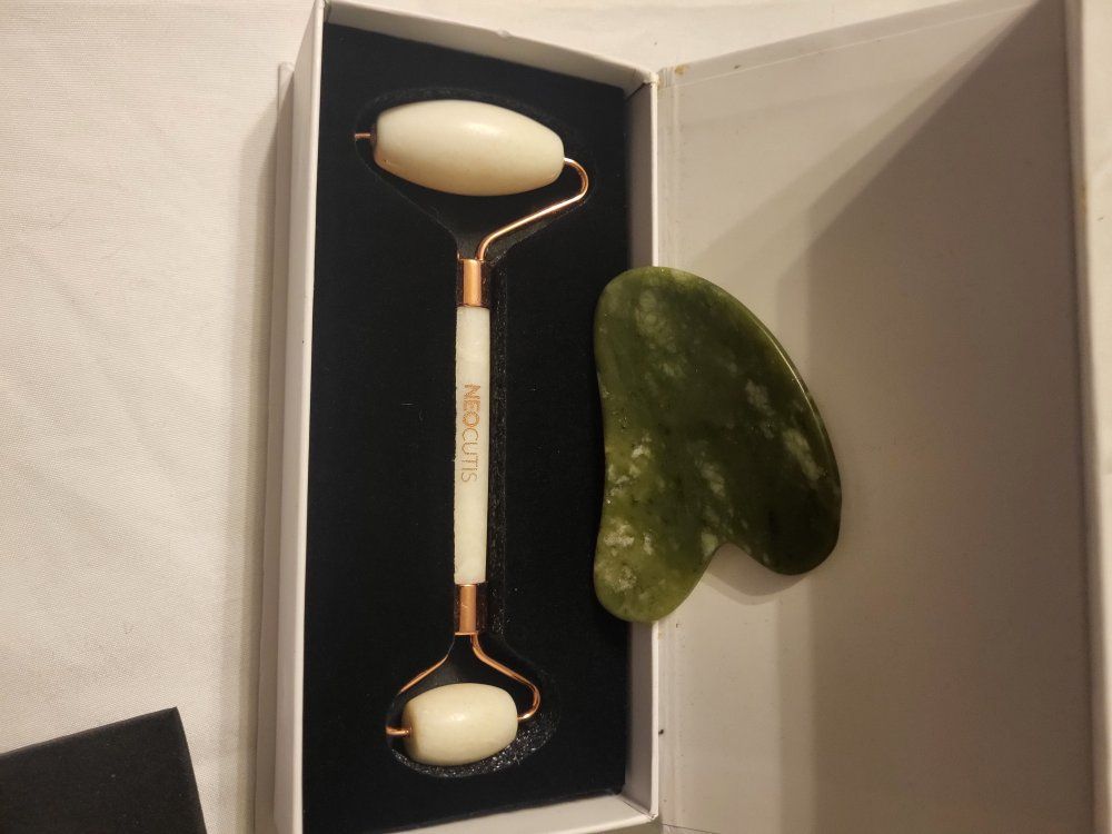 NEOCUTIS White Jade Facial Roller & Green Gua Sha Set - Skincare Massager Tools NEW