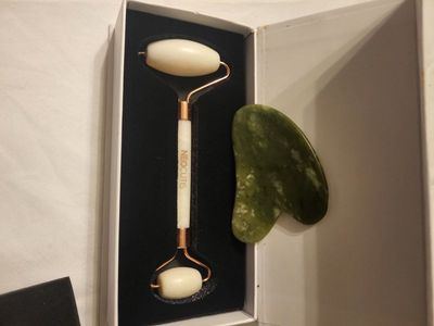 NEOCUTIS White Jade Facial Roller & Green Gua Sha Set - Skincare Massager Tools NEW