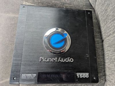 PLANET AUDIO 1500 WATT MONO AMPLIFIER