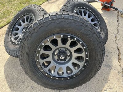 Fuel off road wheels & Falcon AT4 tires