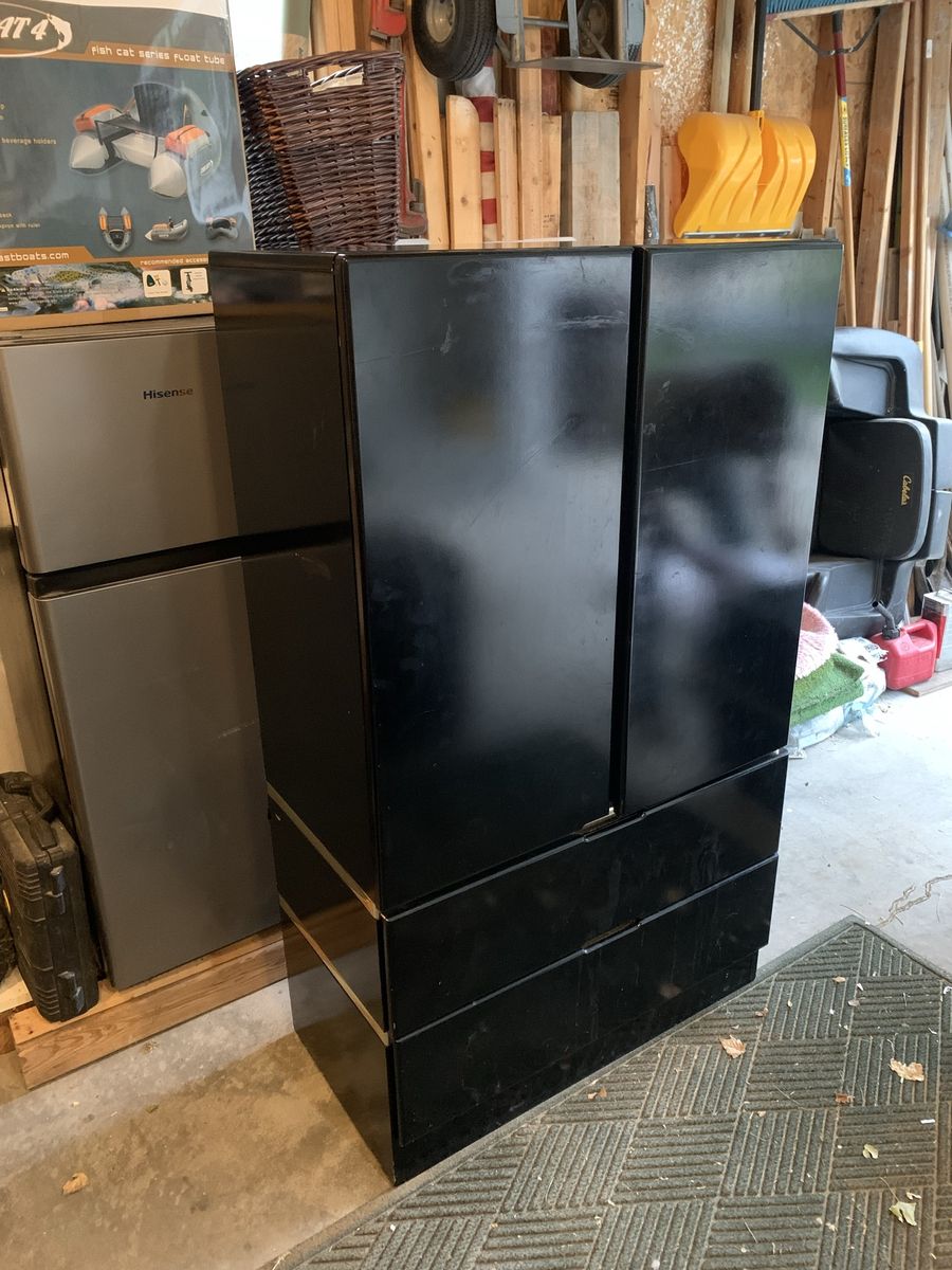 Black and gold bedroom set