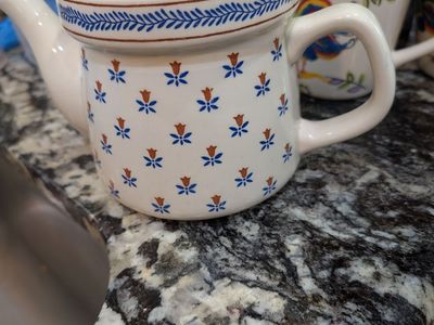 Country field teapot