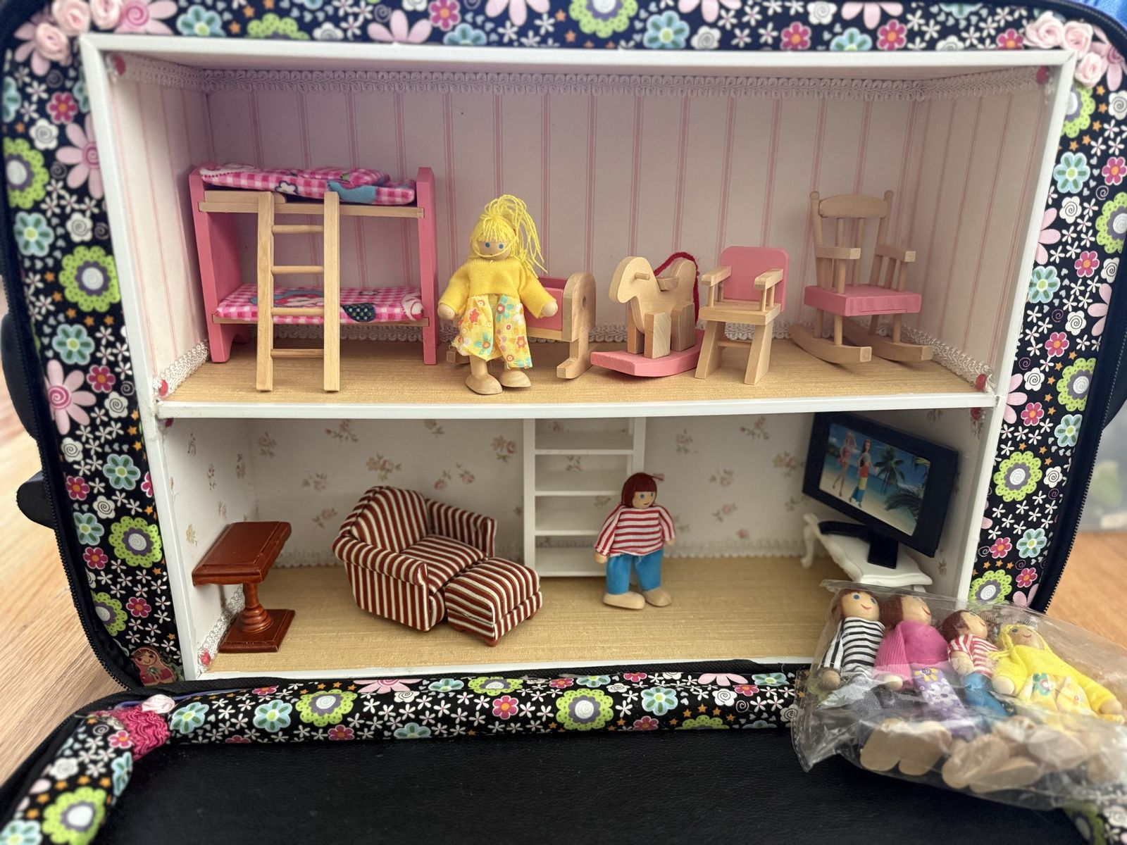 New Lugg-Around Portable Suitcase Dollhouse Handmade Set with Wooden Figures & Furniture