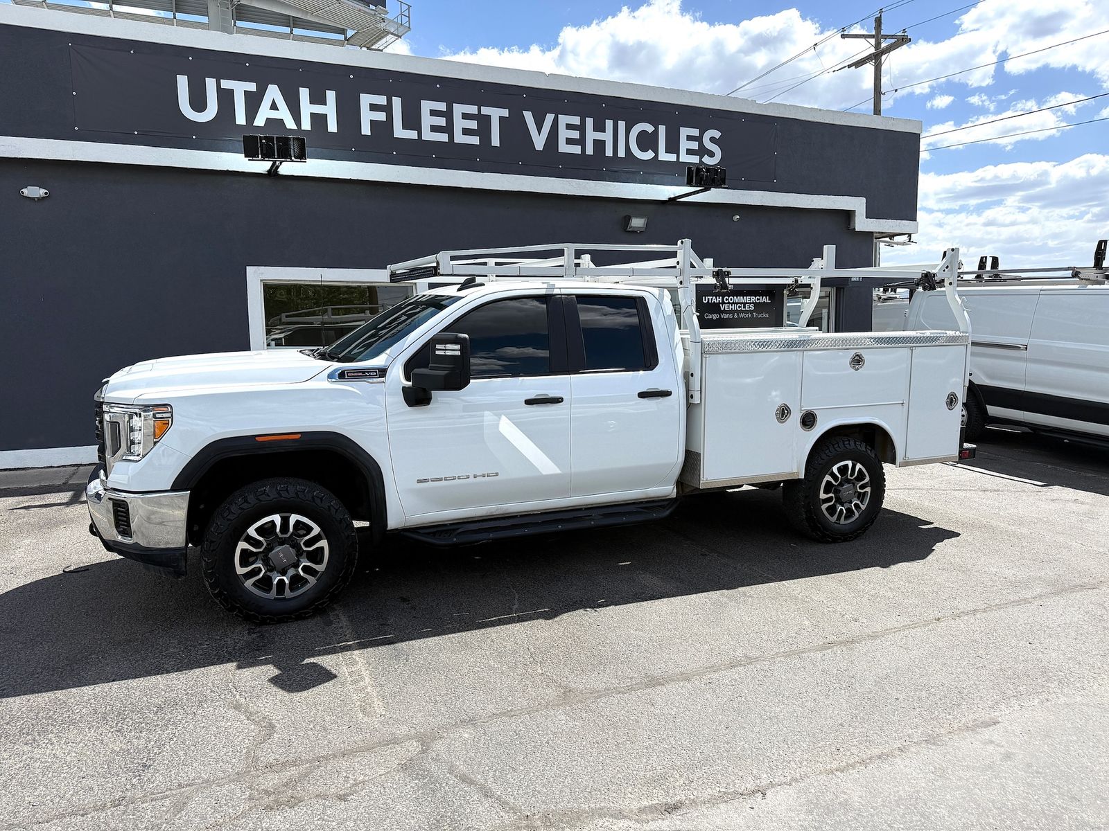 2023 GMC 2500 Pro