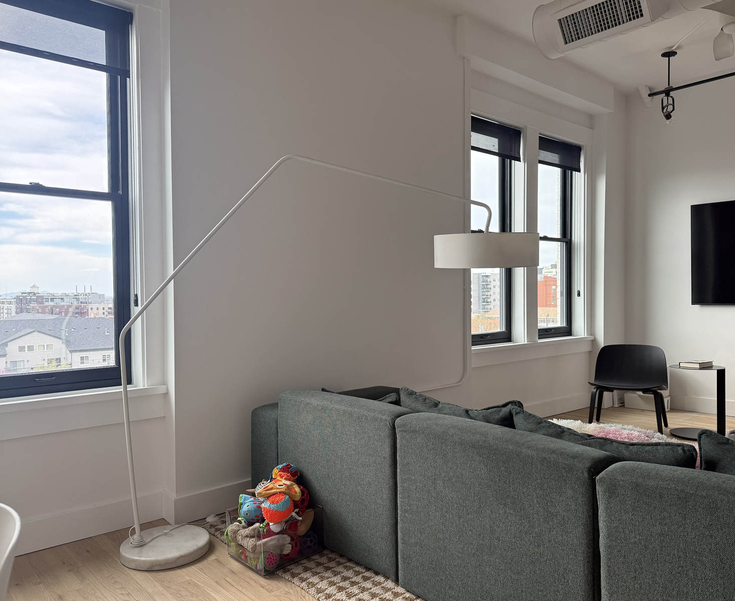 Article - Heron Floor Lamp - White (Mid-Century Modern)