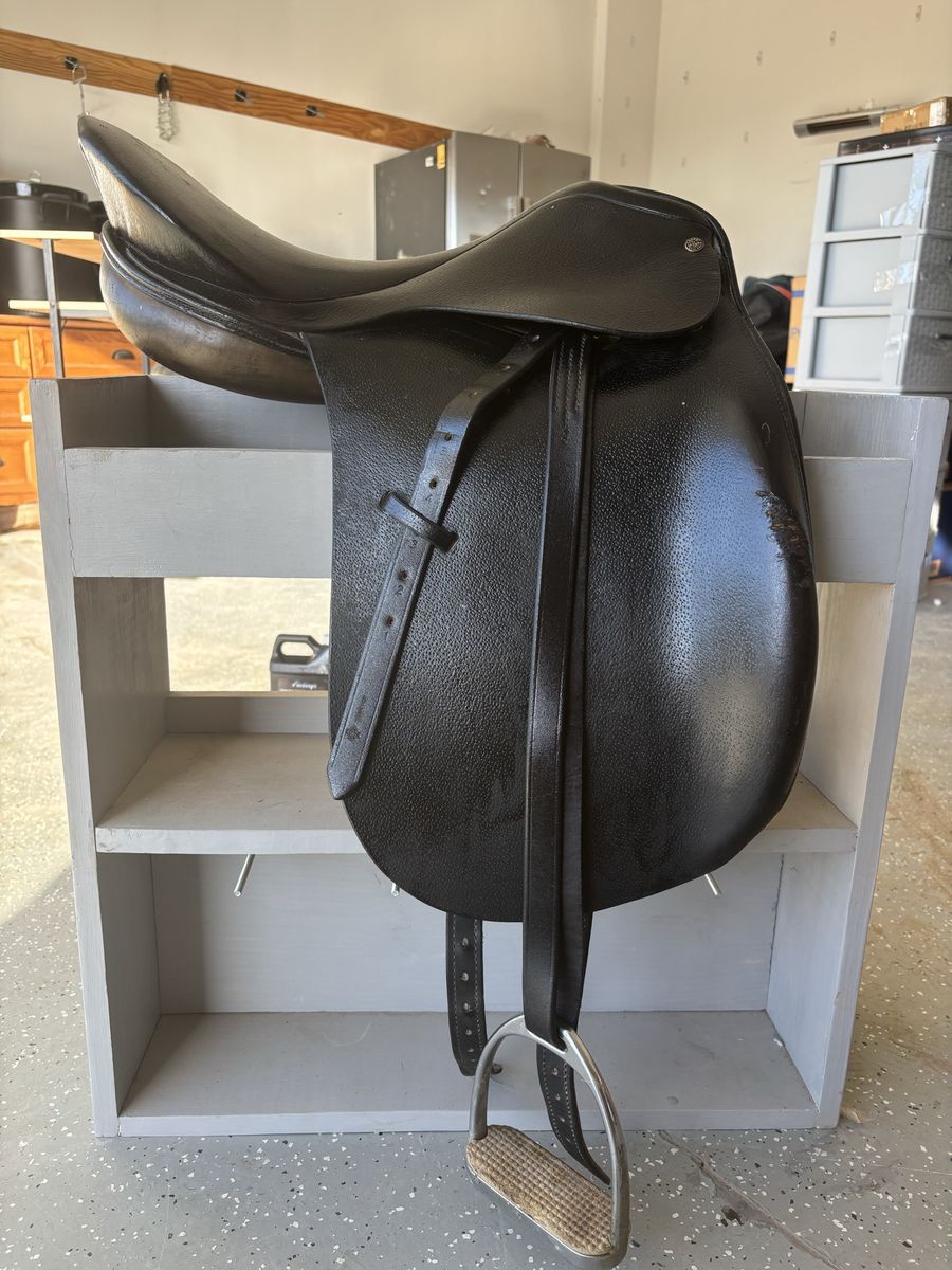 Crosby PBM dressage saddle