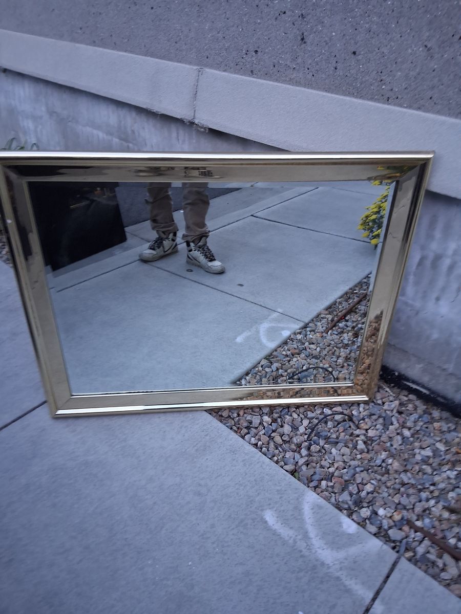 Main image 4